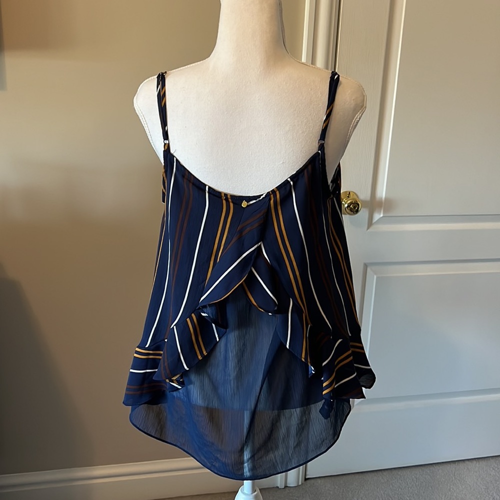 Top - Picture 2 of 2